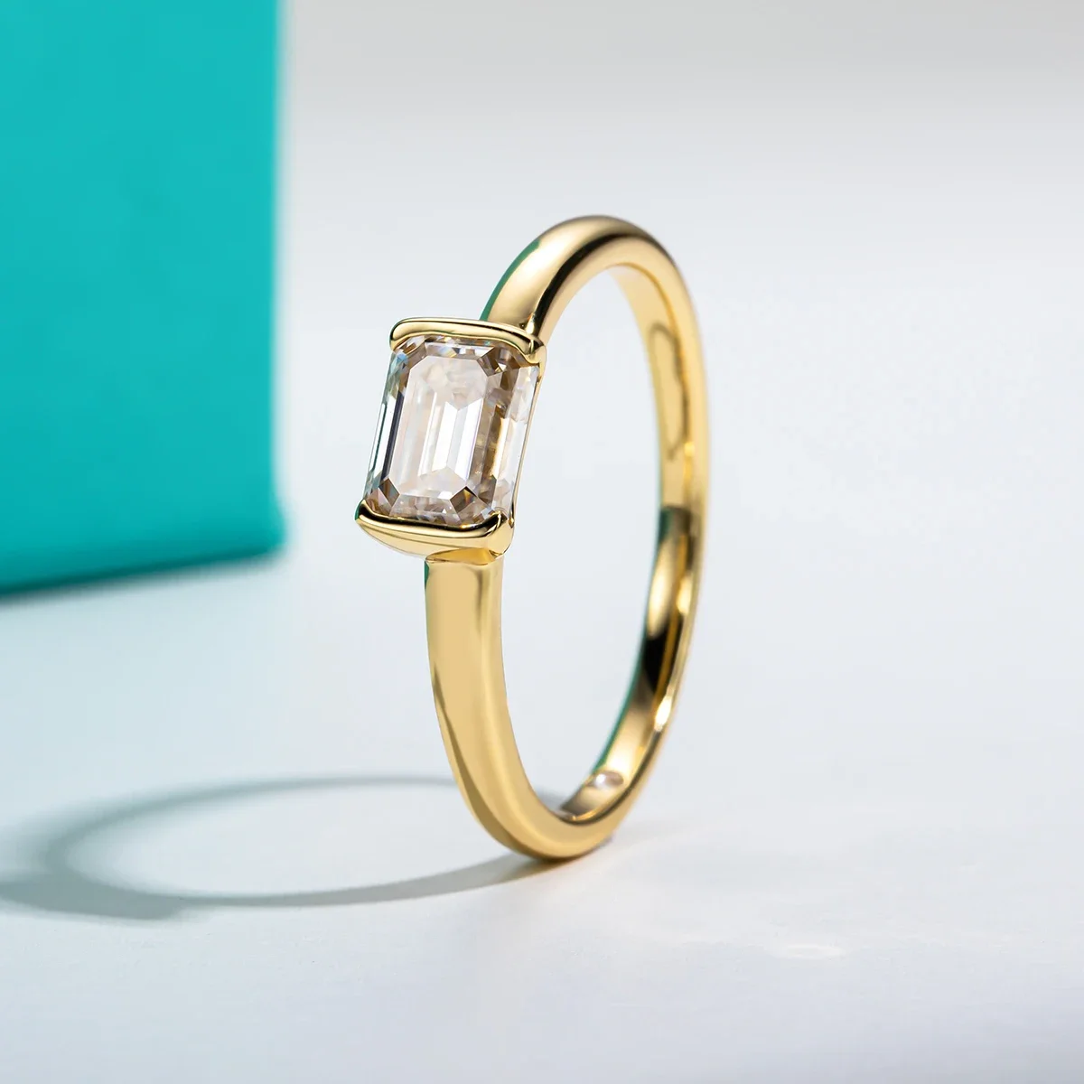 Moissanite Engagement Ring 1 Carat - FCGJHW 1カラット エメラルドカット Dカラー モアッサナイトリング GRA
